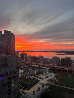 Spacious Condo with Awesome Lake View